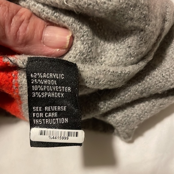 Fun and cozy quality sweater - Picture 5 of 6